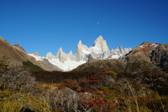 39.-Mt.-Fitzroy-on-the-hike-in-this-is-the-rock-color-with-higher-light