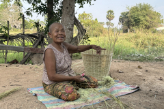 38.-Weaving-baskets-for-every-day-use